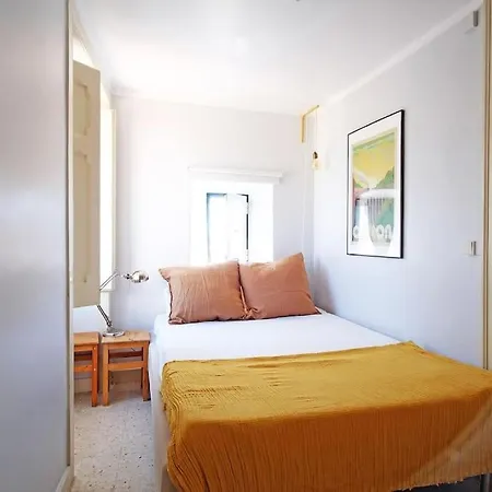 Bh4d With View Heart Of Bairro Alto * Bright 4d * 3+1 Br Apartment Lisbon